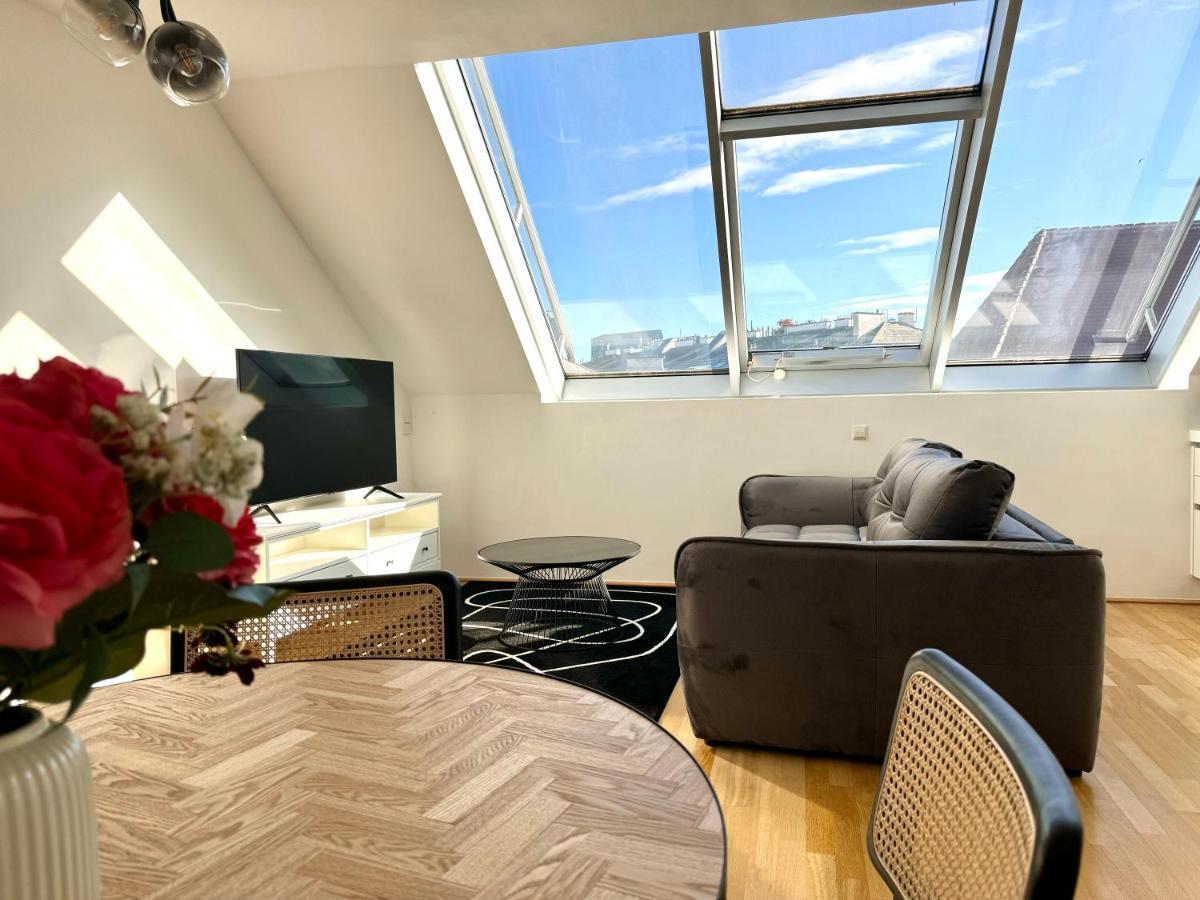Residential Elegance: Yourvienna Classic In Center Wien